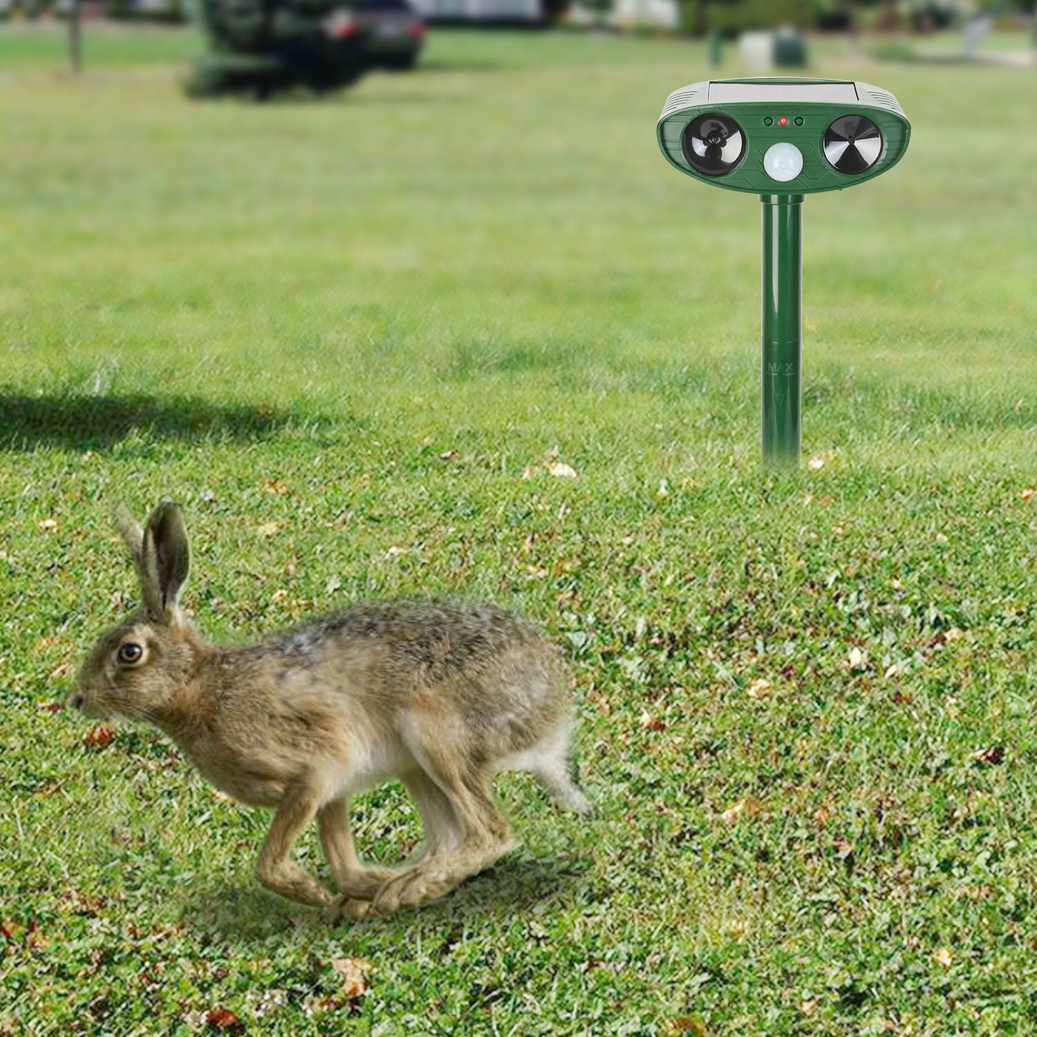 1Pc Solar Ultrasonic Animal Repeller PIR Motion Sensor Animal Repellent Chaser IPX4 Waterproof For Farm Garden Yard To Drive Raccoon Squirrel Rat Skunk Rabbit Mole Dog Cat Snake