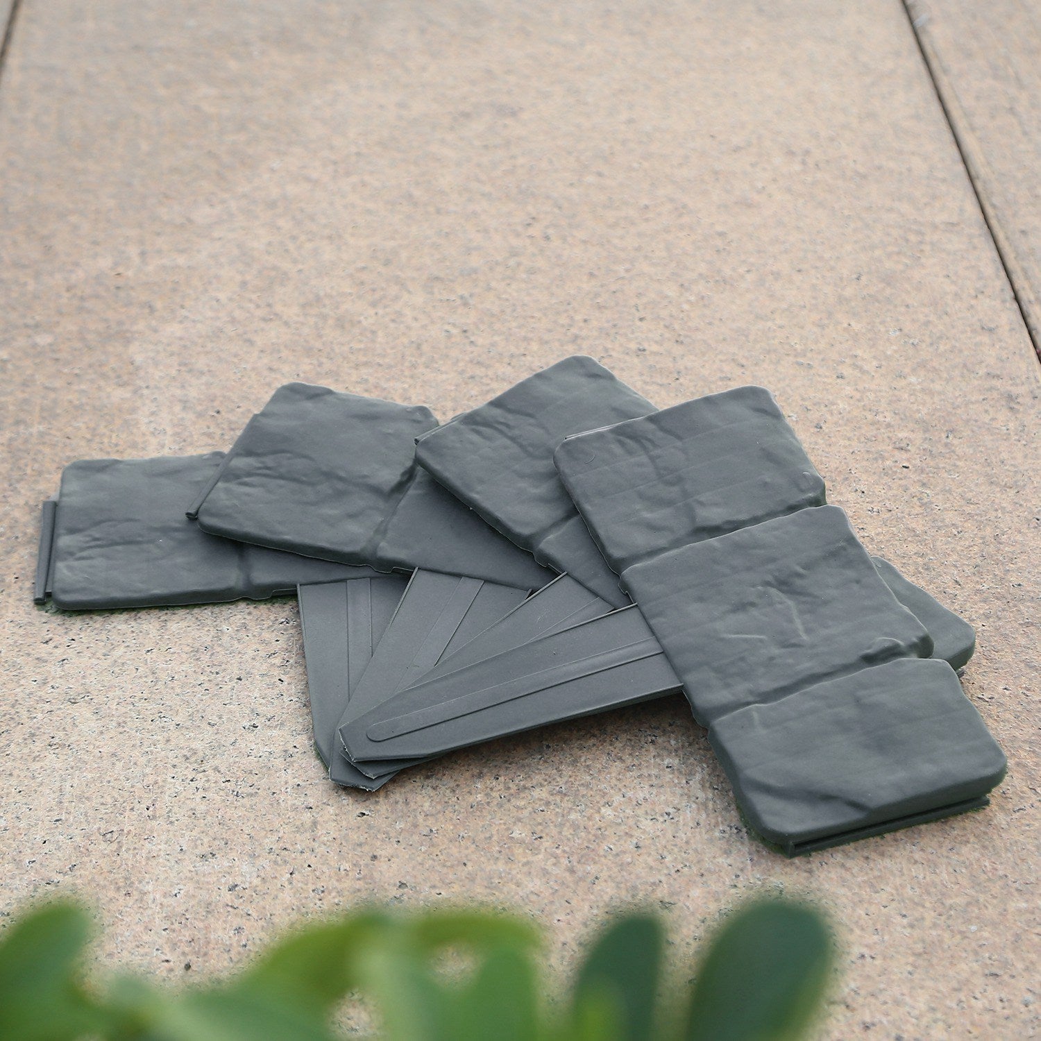20 PCS Cobbled Stone Effect Plastic Garden Lawn Border Edging For Spring Garden Decoration